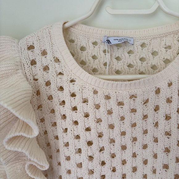 Zara Cream Ruffle Knit Top - Picture 5 of 6
